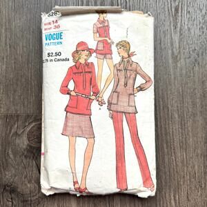 Vintage 1970s Vogue 8289 Sewing Pattern Womens Size Small Top Skirt Pant Shorts